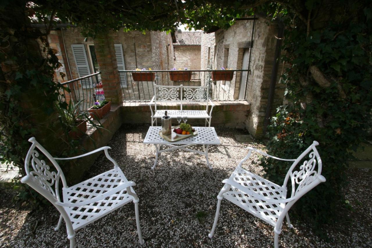 Vescovado 7 Apartment Gubbio Exterior photo